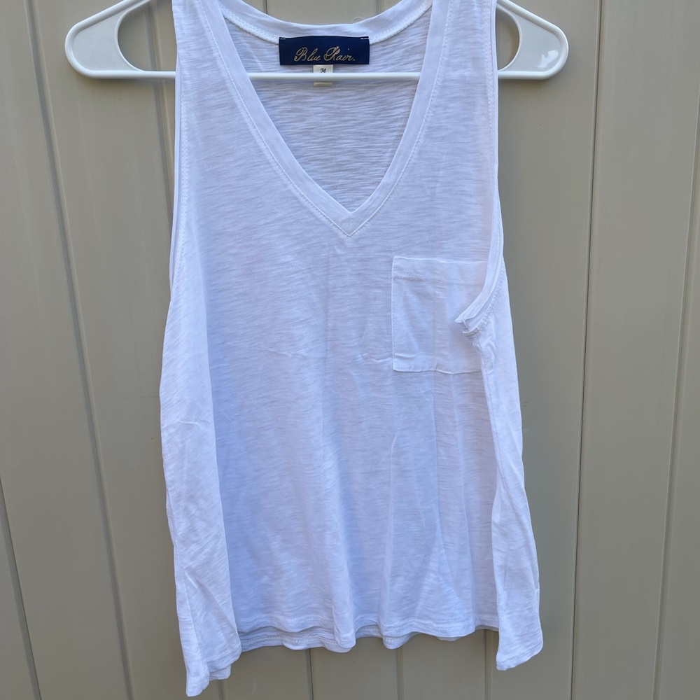 white v neck pocket tank
